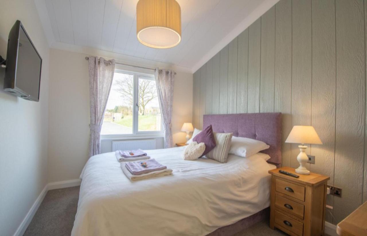 Beechwood Lochview Lodges Lochwinnoch Exterior foto